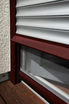 rollladen-mit-insektenschutz